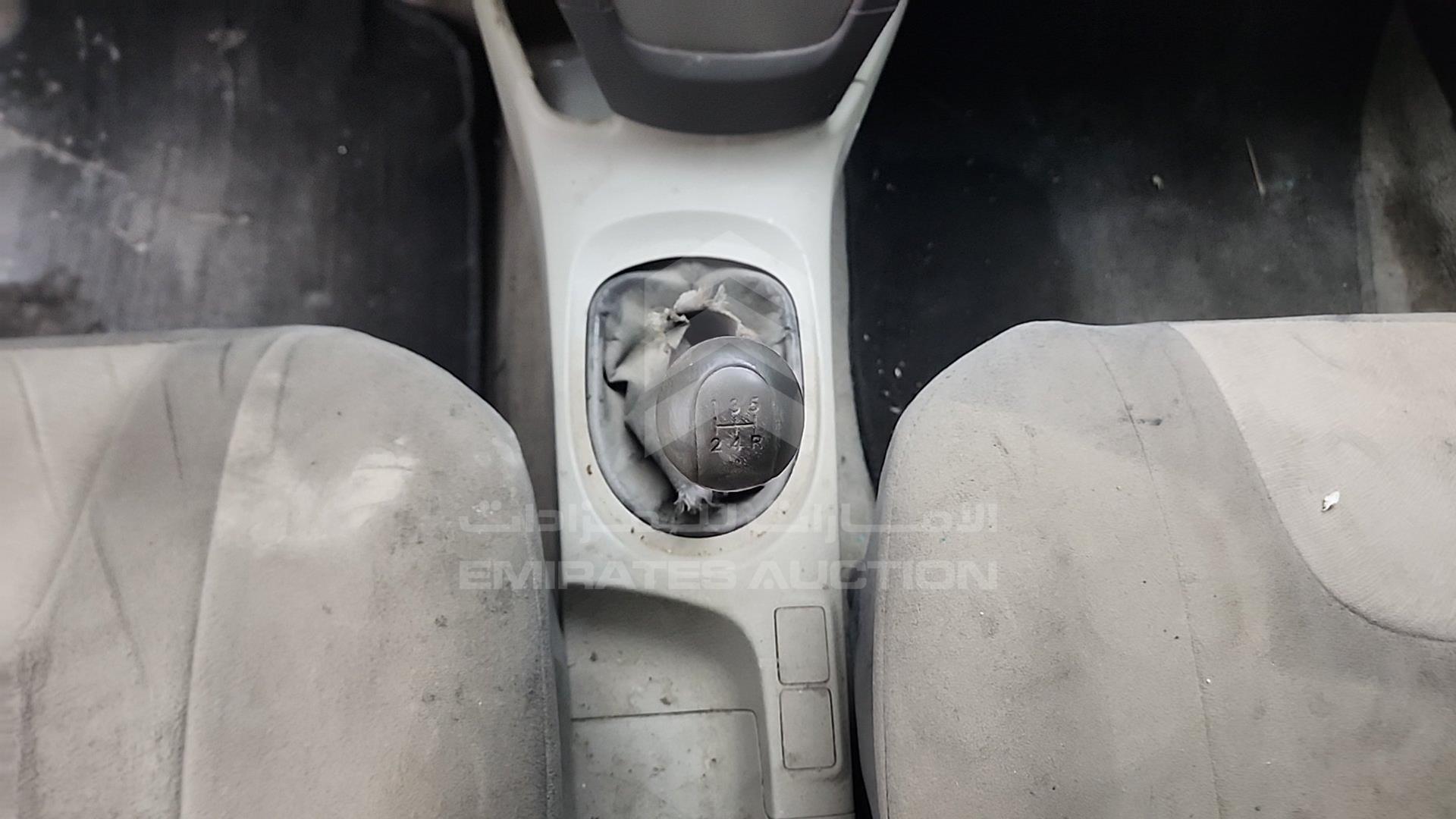 2011 TOYOTA YARIS VIN: JTDBW9238BL012286