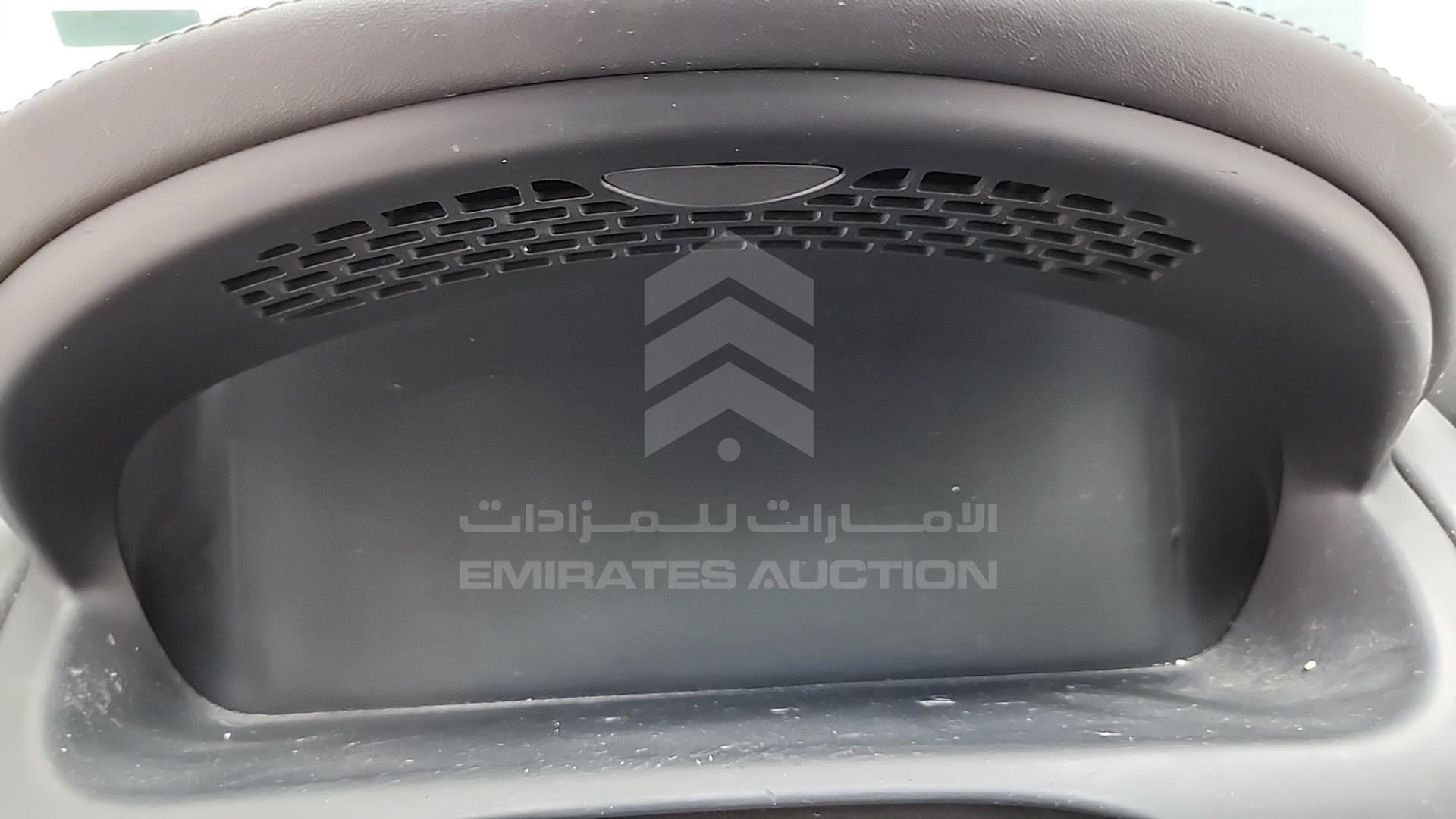 2013 JAGUAR X J VIN: SAJWJ1CD6D8V47889