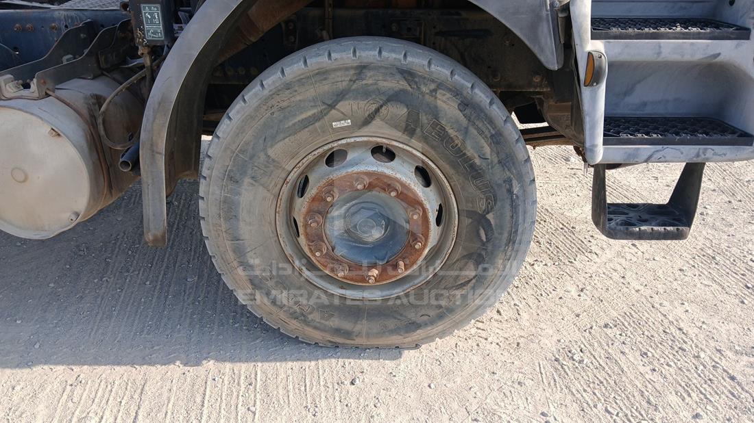 2016 Renault 440 — Front Right Tyre — Photo 33