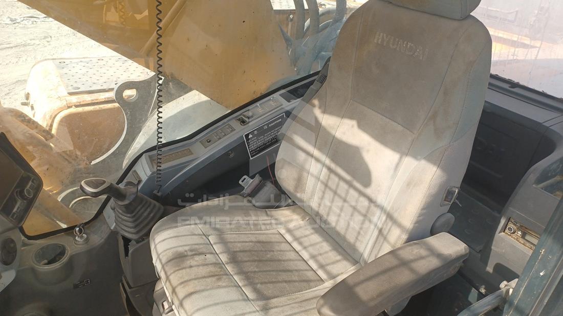 2016 Hyundai Robex 480LC — Front Left Driver Seat View — Photo 13