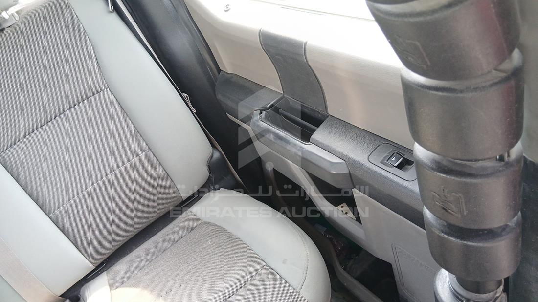 فورد اف 150 2019 — الباب الخلفي الأيسر — صورة 18