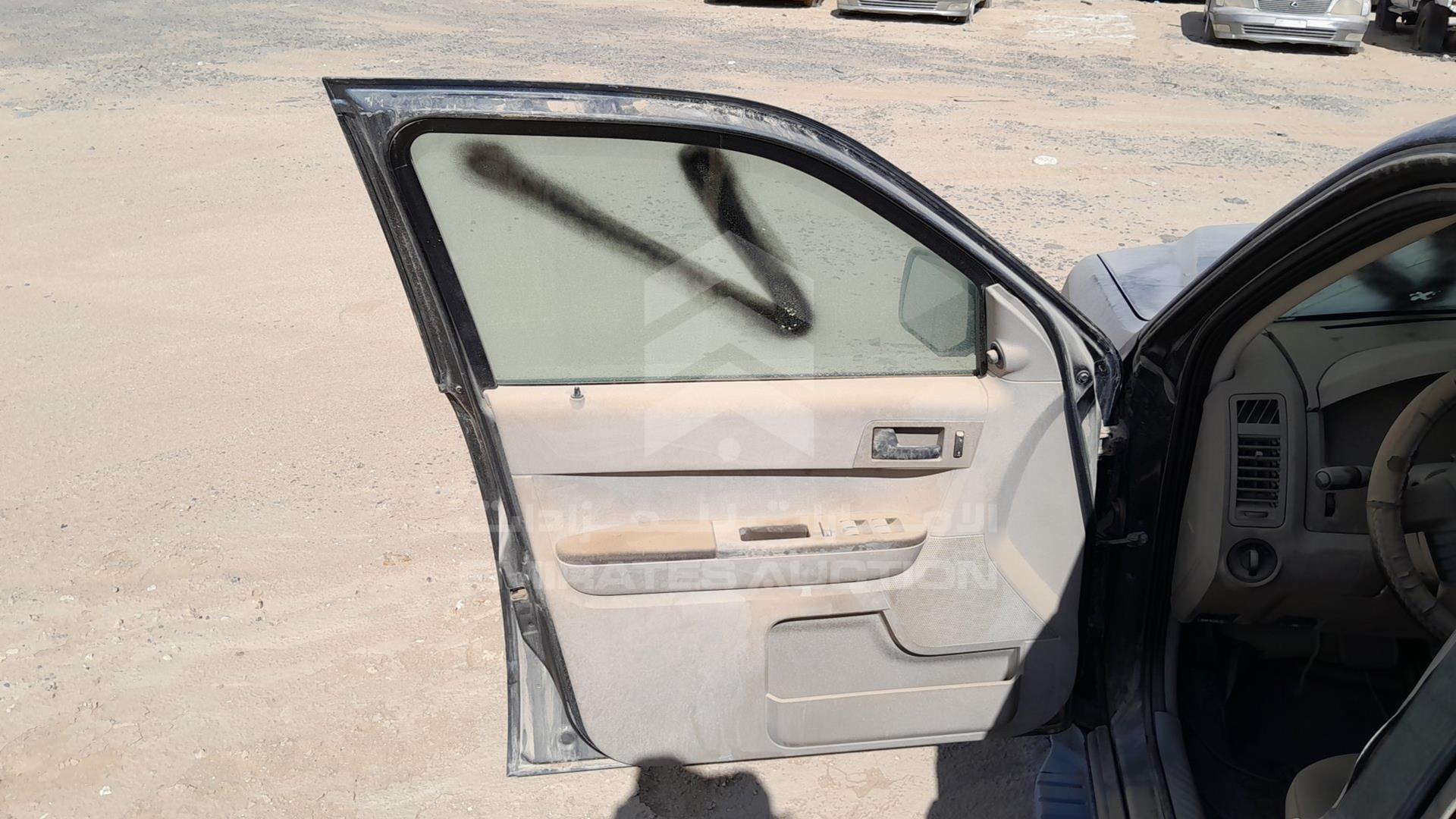 2008 FORD ESCAPE VIN: 1FMCU92148KA58992