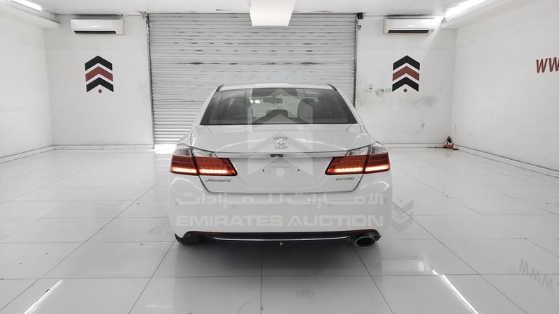 1HGCR2676EA608644 Auction: EmiratesAuction Lot: 405934 1HGCR2676EA608644 Honda Accord 2014 WHITE Photo 7