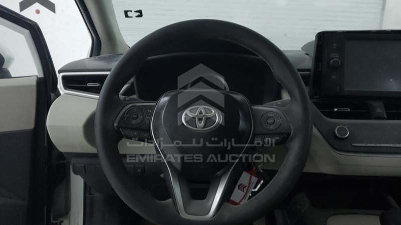 RKLBA0BE3L1000705 Auction: EmiratesAuction Lot: 405563 RKLBA0BE3L1000705 Toyota Corolla 2020 WHITE Photo 12