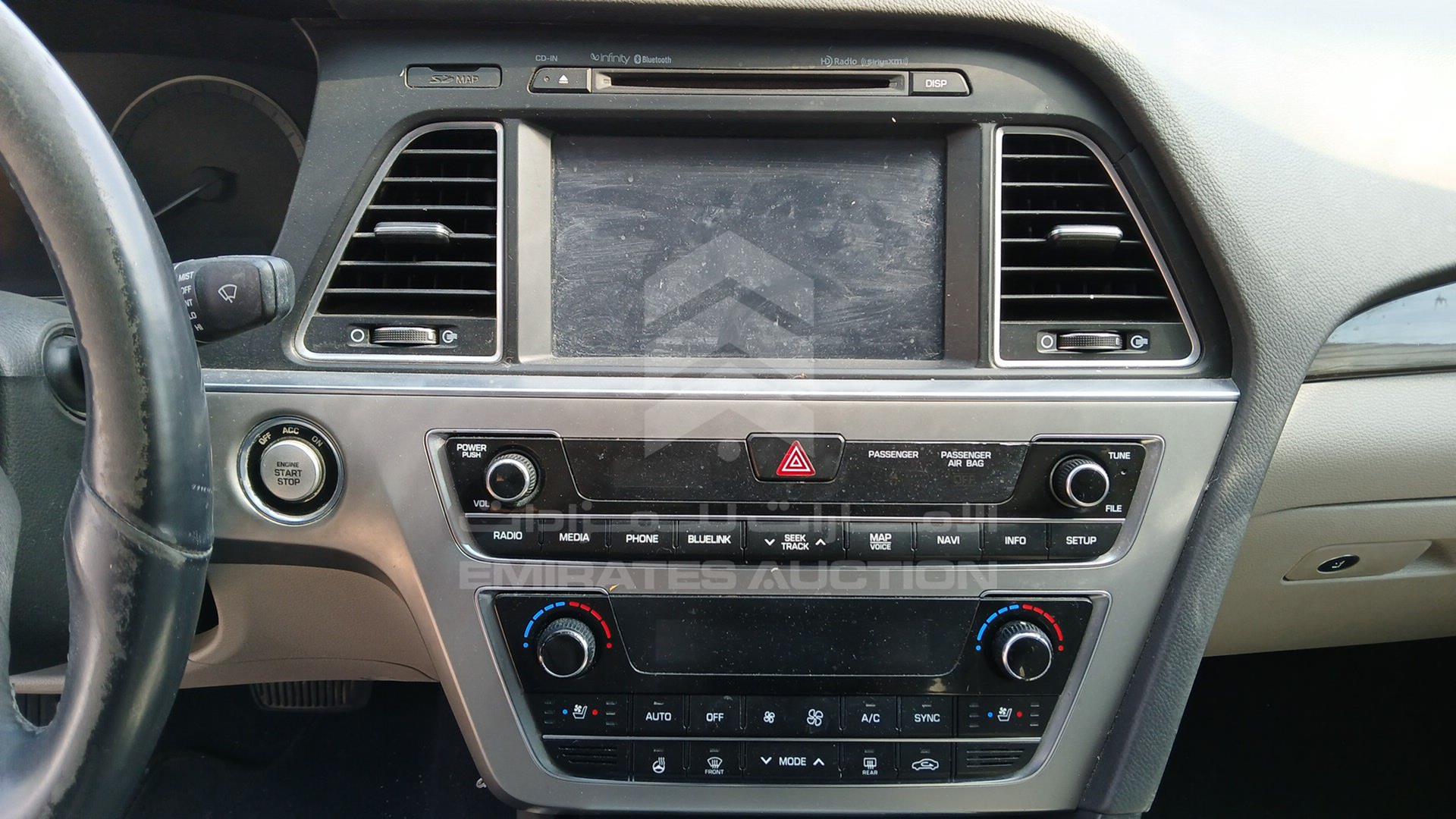 2015 HYUNDAI SONATA VIN: 5NPE34AF0FH092763