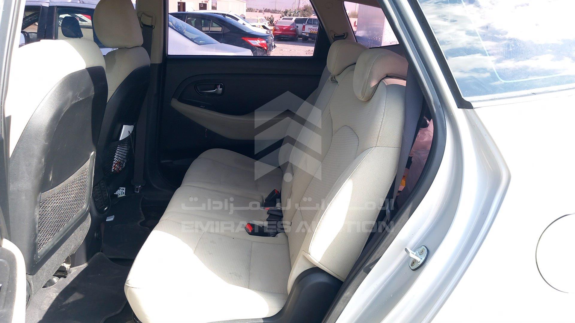 2018 KIA CARENS VIN: KNAHT8111J7187593