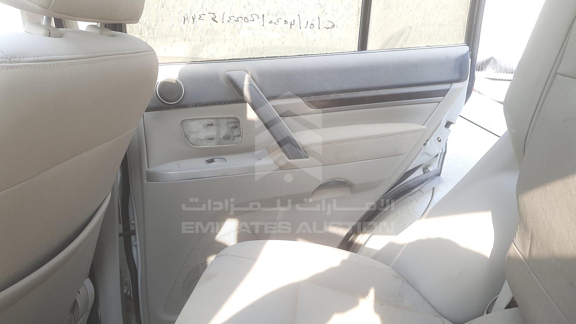 2013 MITSUBISHI PAJERO VIN: JMYLRV95WDJ702131