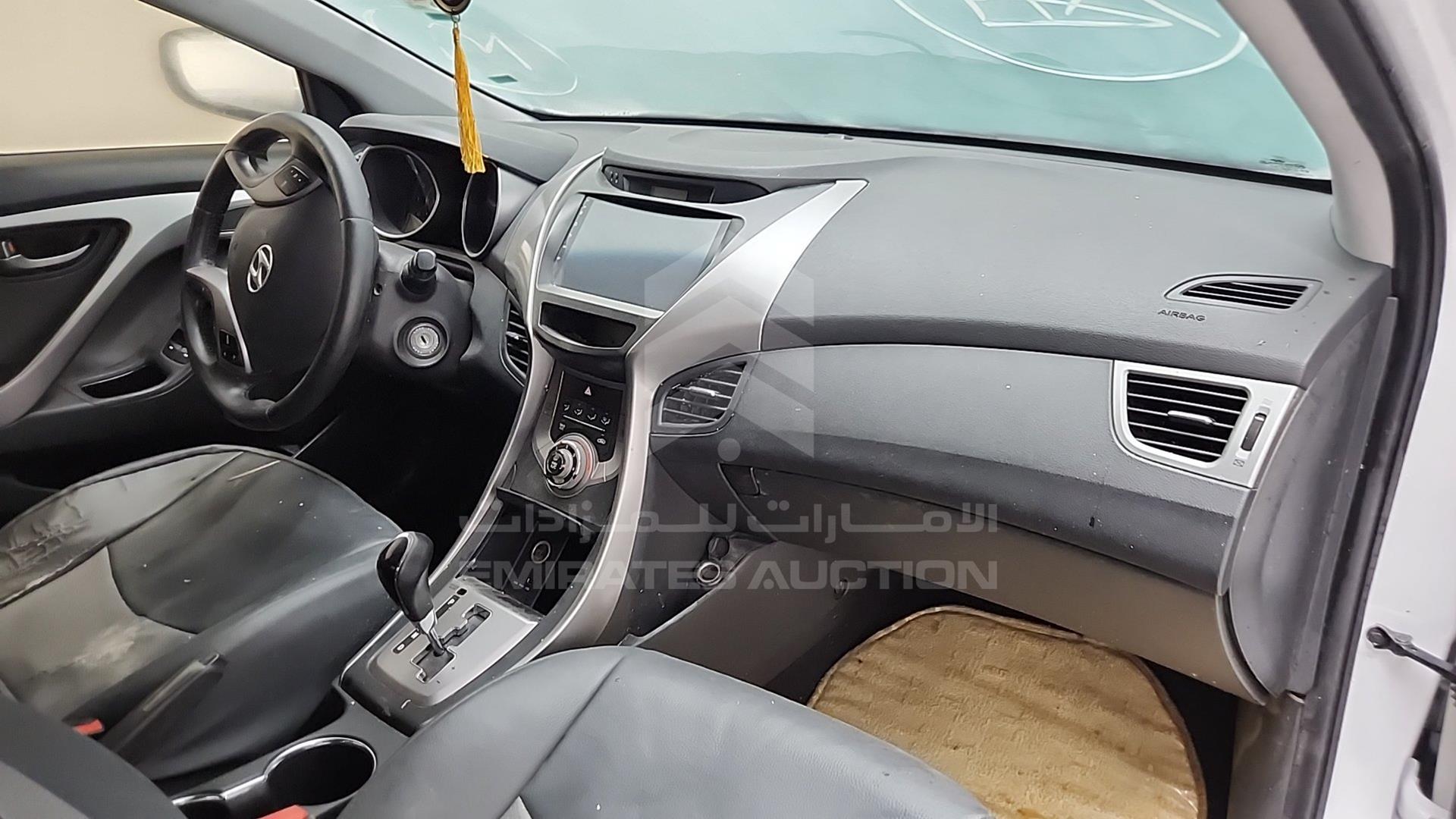 2014 HYUNDAI ELANTRA VIN: KMHDG41C8EU924159