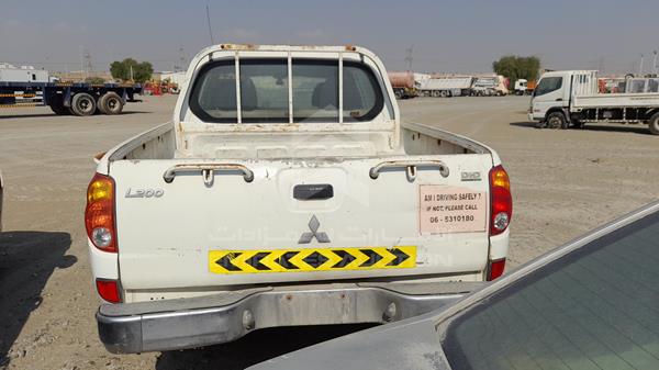 MMBJNKB408D030521 Mitsubishi L 200