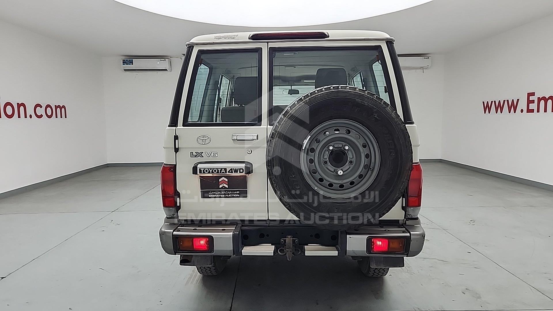 2017 TOYOTA LC 76 VIN: JTEEU73J9H4200785