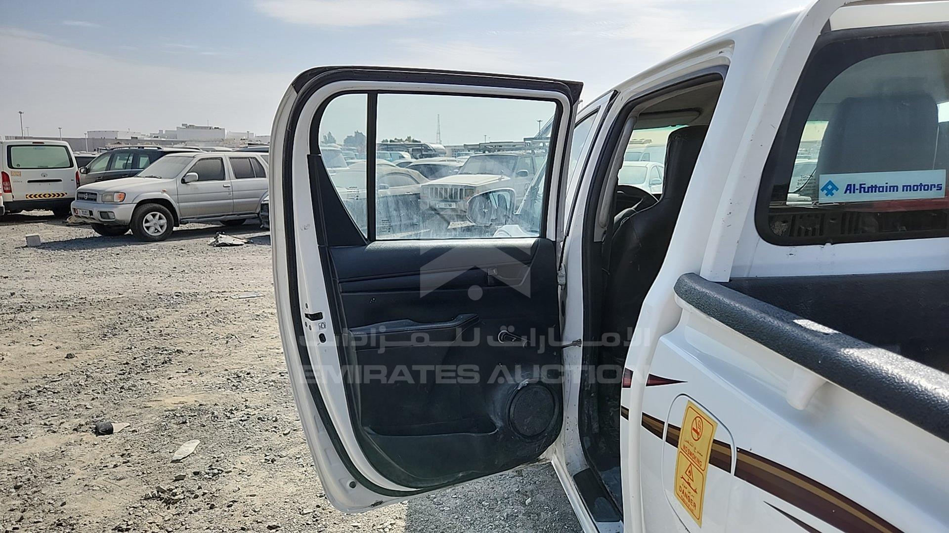 2019 TOYOTA HILUX VIN: MR0DX9CD2K2636430