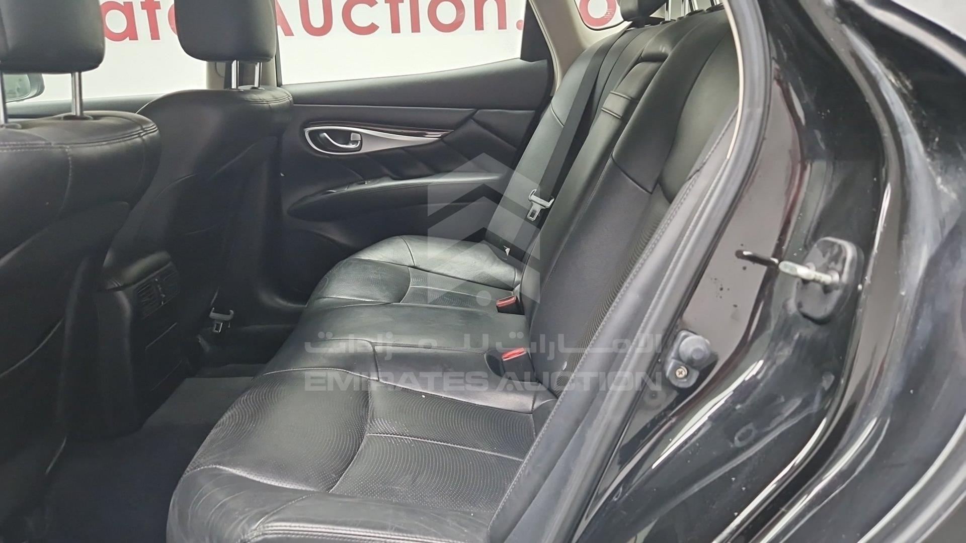 2015 INFINITI Q70 VIN: JN1BY1APXFM540348