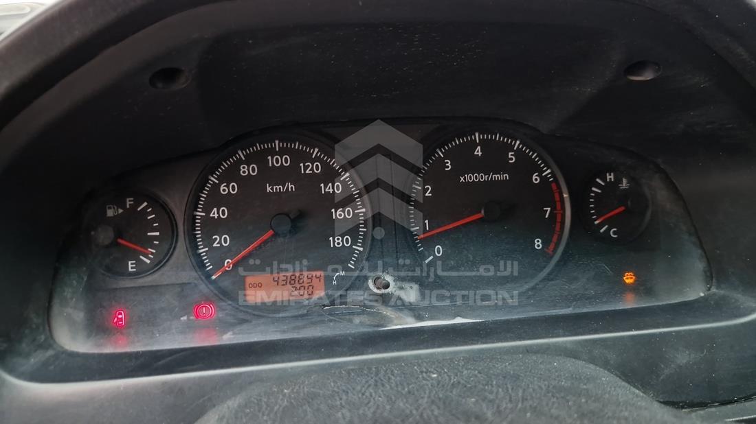 2010 Nissan Urvan — Speedometer & RPM Gauges — Photo 9