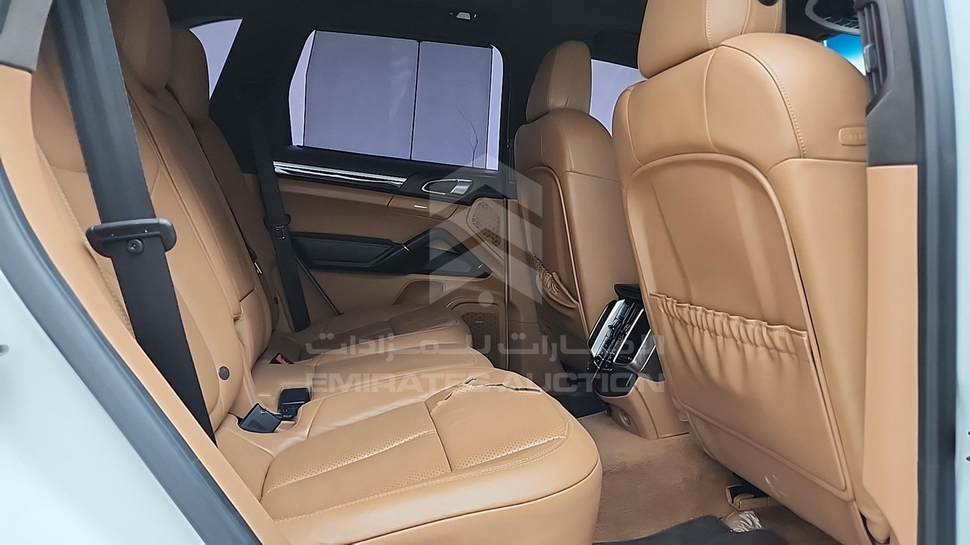 2013 PORSCHE CAYENNE GTS VIN: WP1ZZZ92ZDLA45314