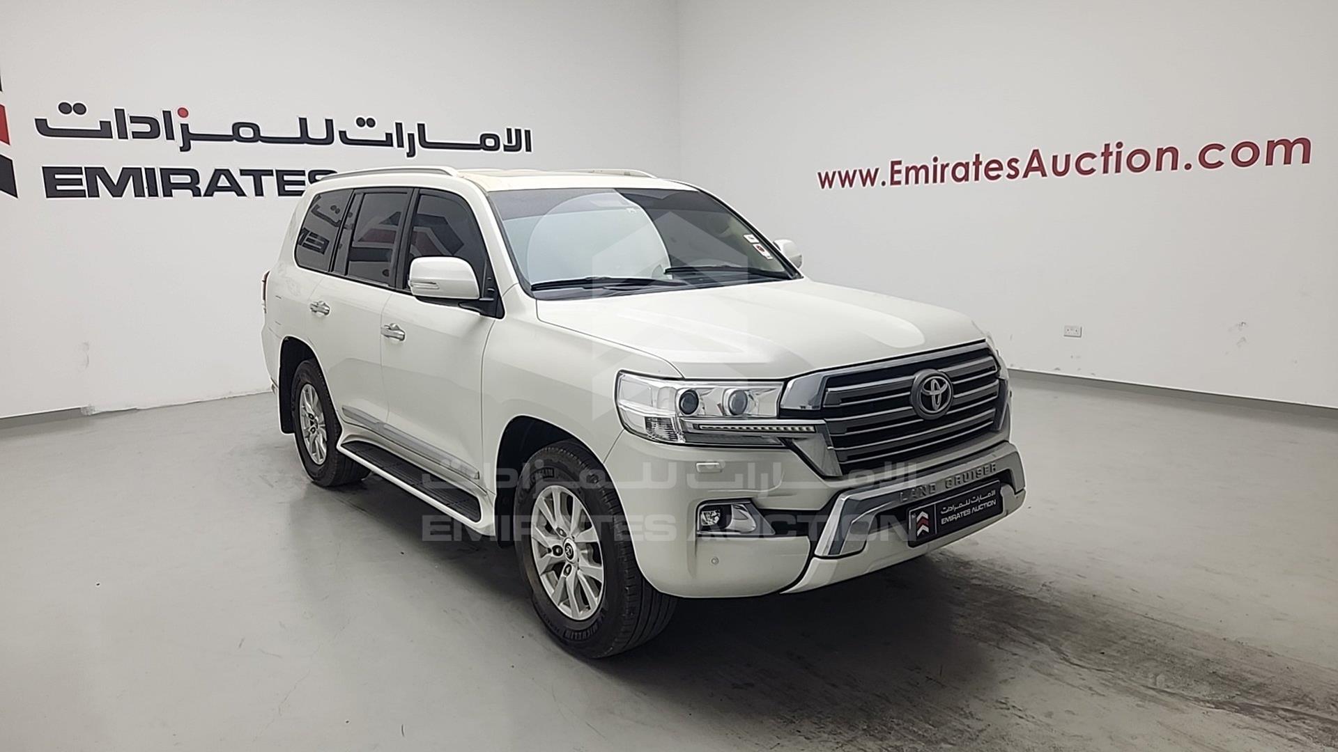 2017 TOYOTA LAND CRUISER GXR V6 VIN: JTMHU01J4H5125418