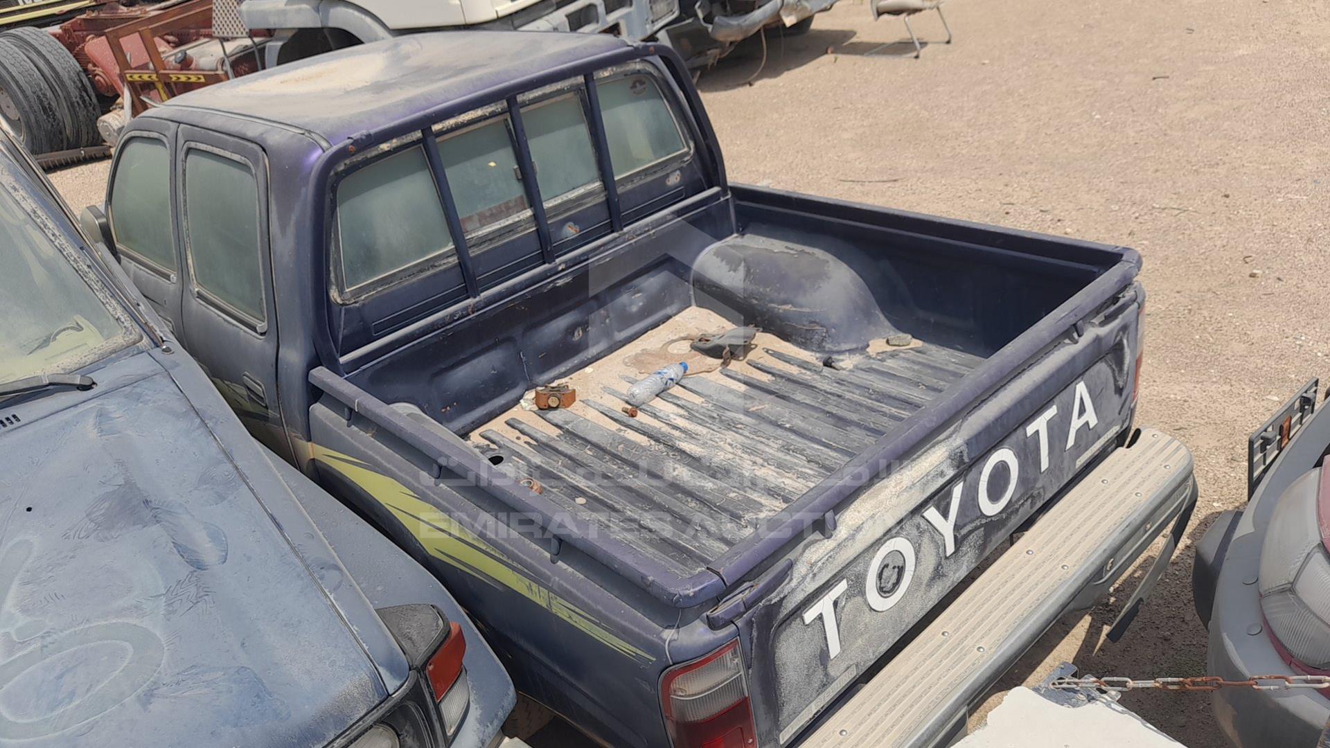 2004 TOYOTA HILUX VIN: JTFEE426040015871