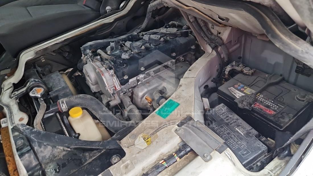 2016 Nissan Urvan — Engine Bay — Photo 22