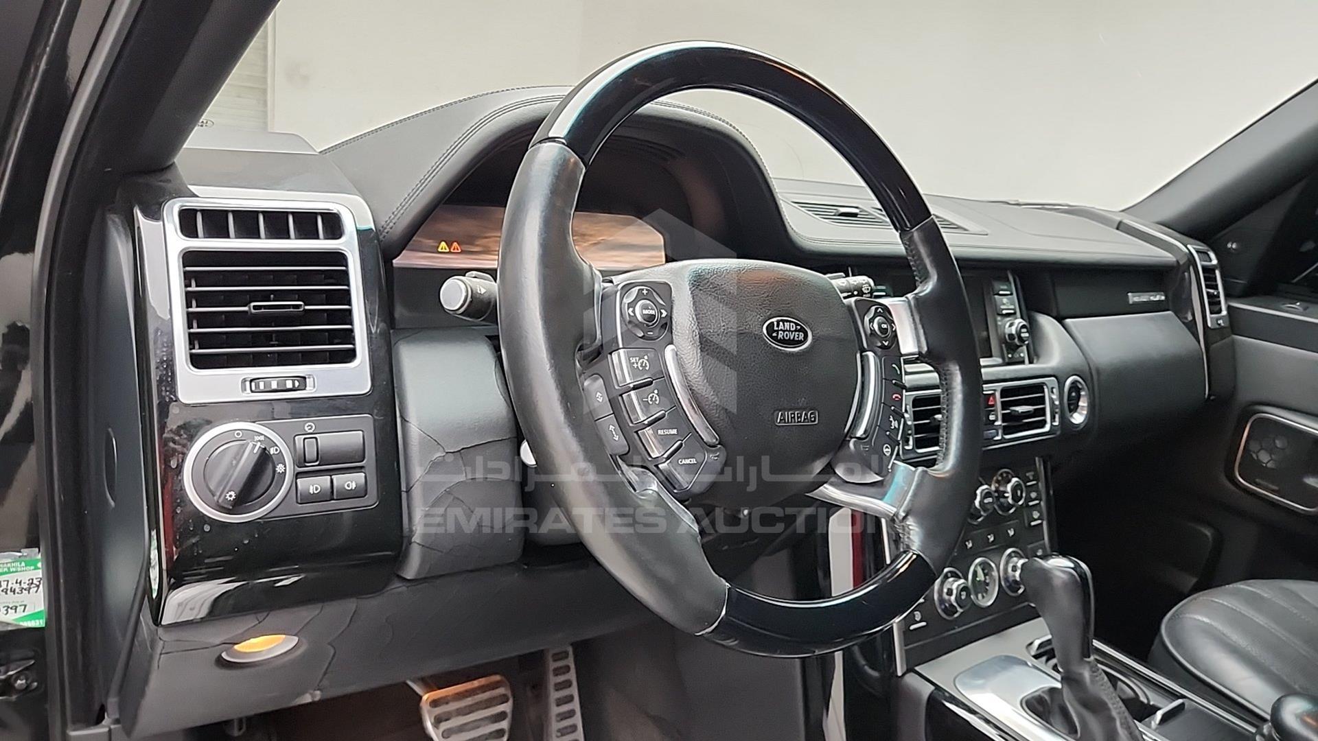 2011 RANGE ROVER VOGUE VIN: SALLMAME4BA343740