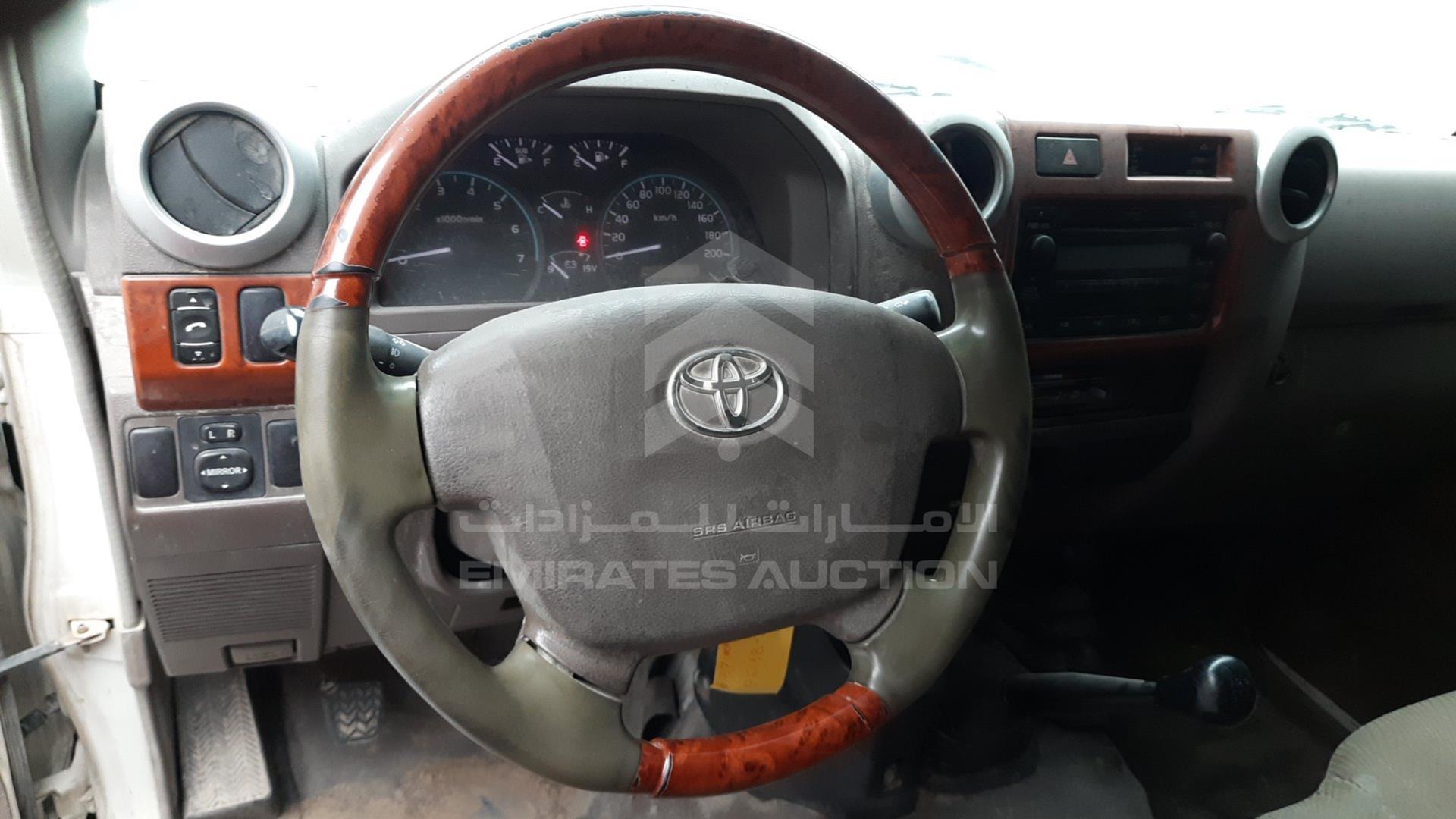 2014 TOYOTA LAND CRUISER VIN: JTFLU73J4E4553353