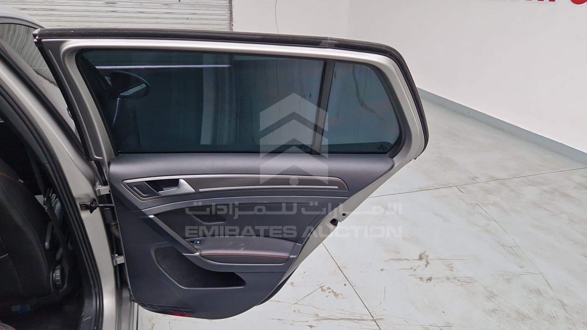 2018 VOLKSWAGEN GOLF VIN: WVWFL2AU7JW034126