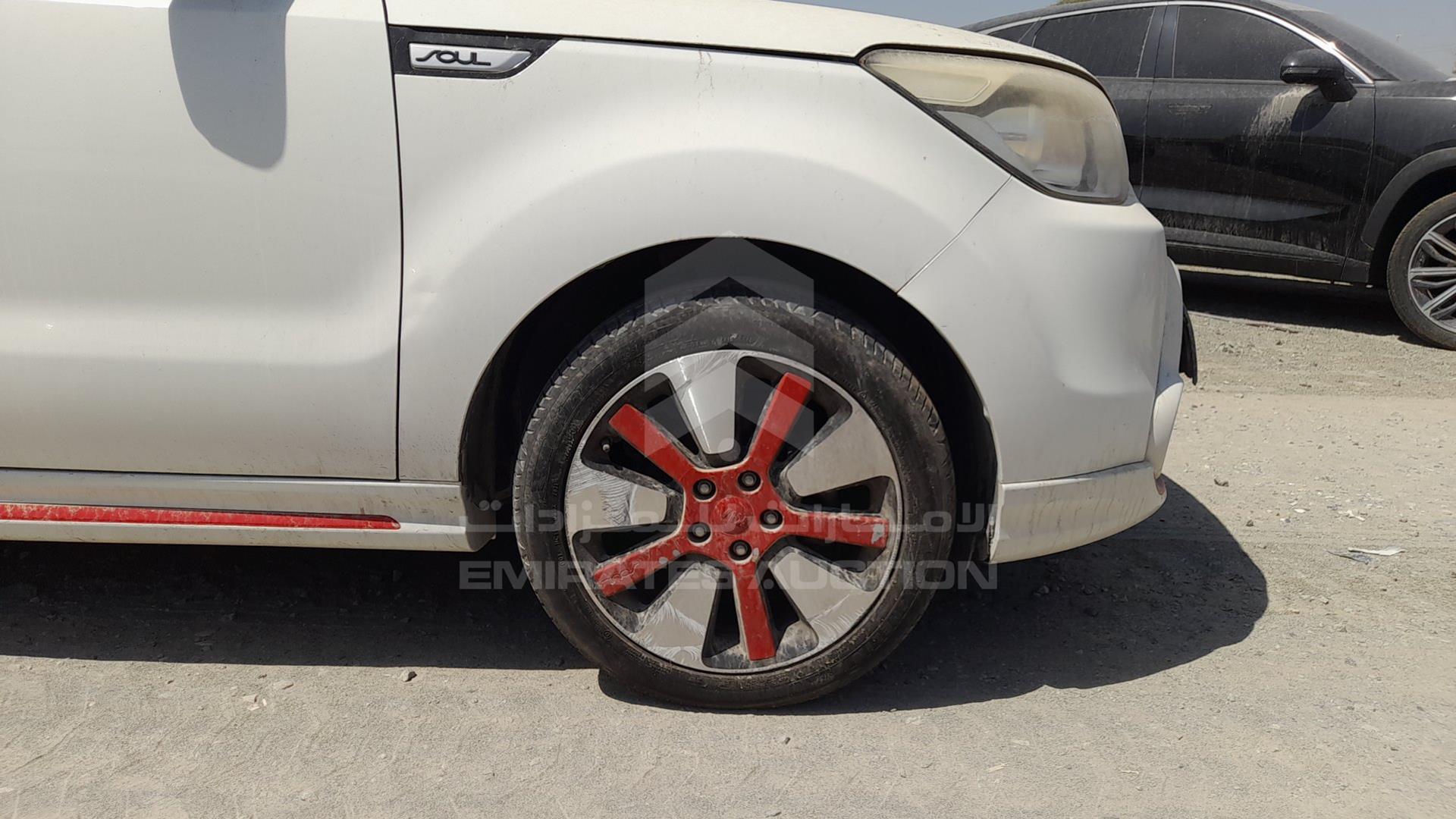 2015 KIA SOUL VIN: KNAJP8148F7174198