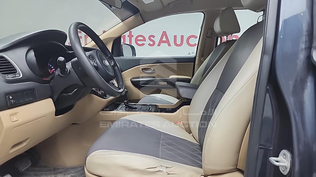 2016 Kia Carnival — Front Left Driver Seat View — Photo 12