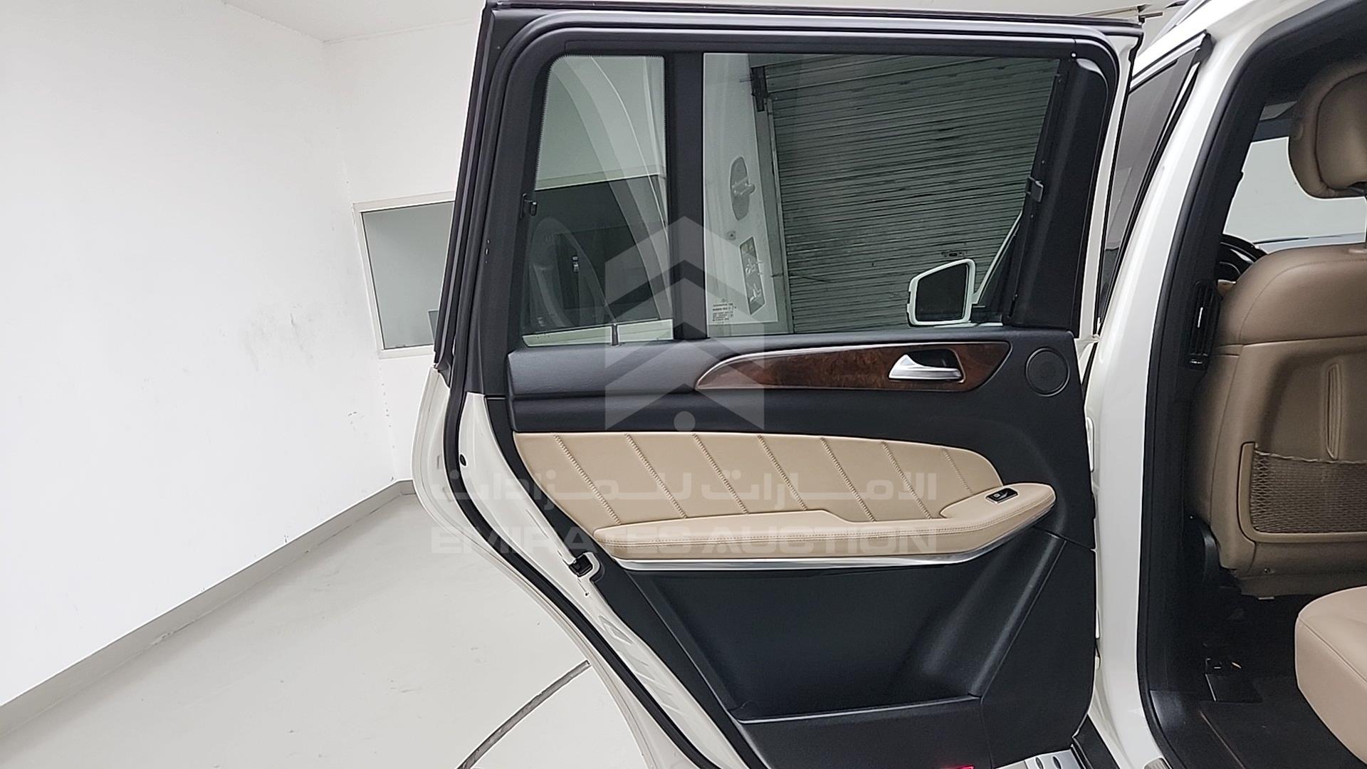 2015 MERCEDES GL 550 VIN: 4JGDF7DE7FA508690