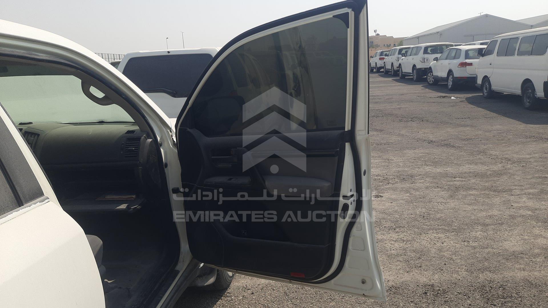 2011 TOYOTA LAND CRUISER VIN: JTMDU09J5B4034836