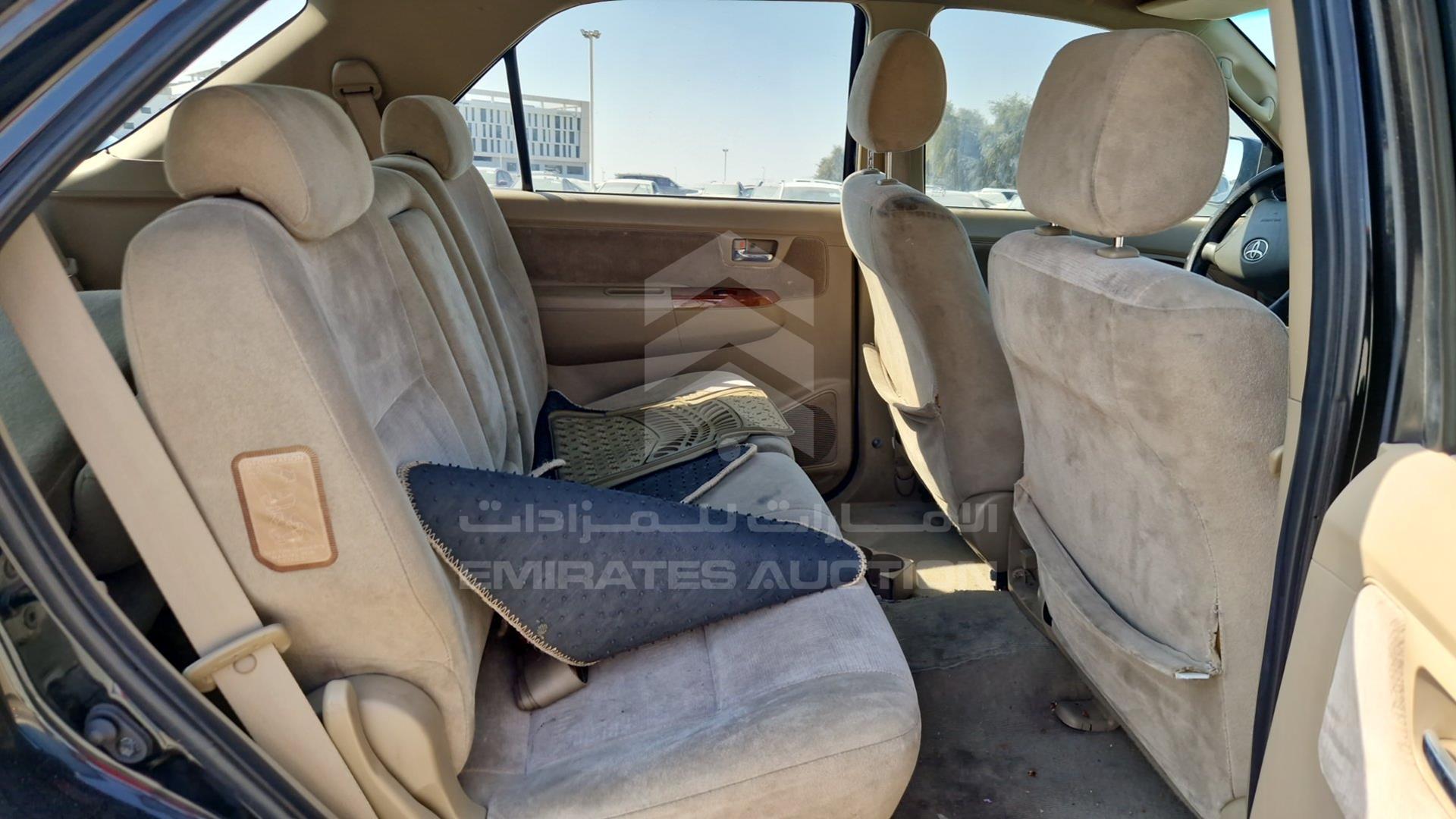 2011 TOYOTA FORTUNER VIN: MHFYU59G2B7015165