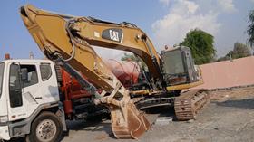 Caterpillar 330DL — Front Left Angle — Photo 5 — Thumbnail