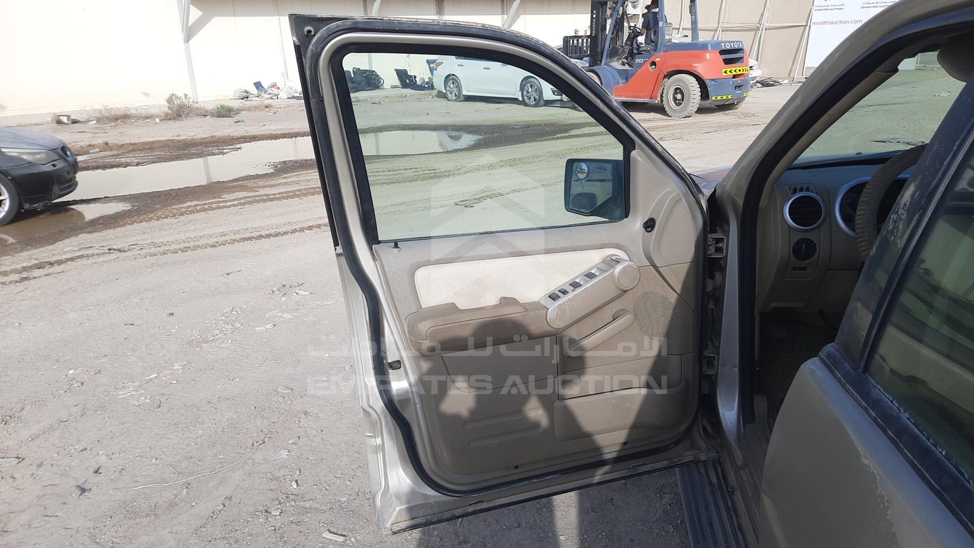 2007 MERCURY MOUNTAINEER VIN: 4M2EU47E77UJ07918