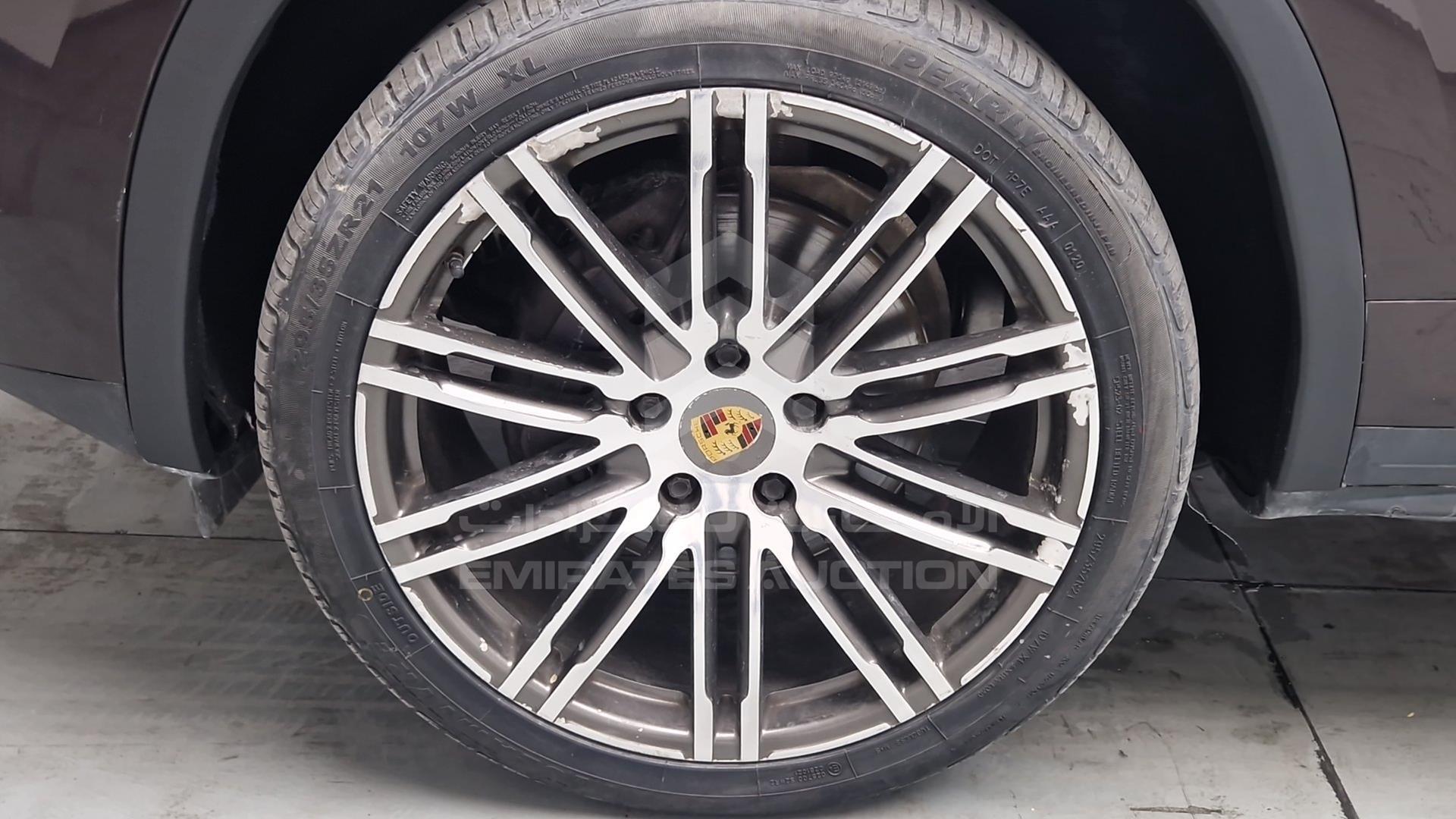 2016 PORSCHE CAYENNE VIN: WP1ZZZ92ZGKA13713
