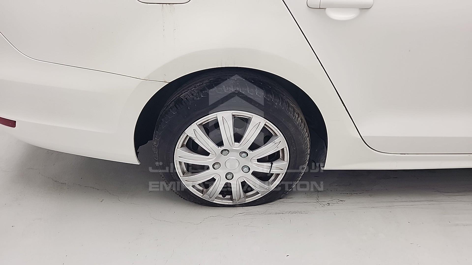 2014 VOLKSWAGEN JETTA VIN: WVWRV1AJ6EM240515