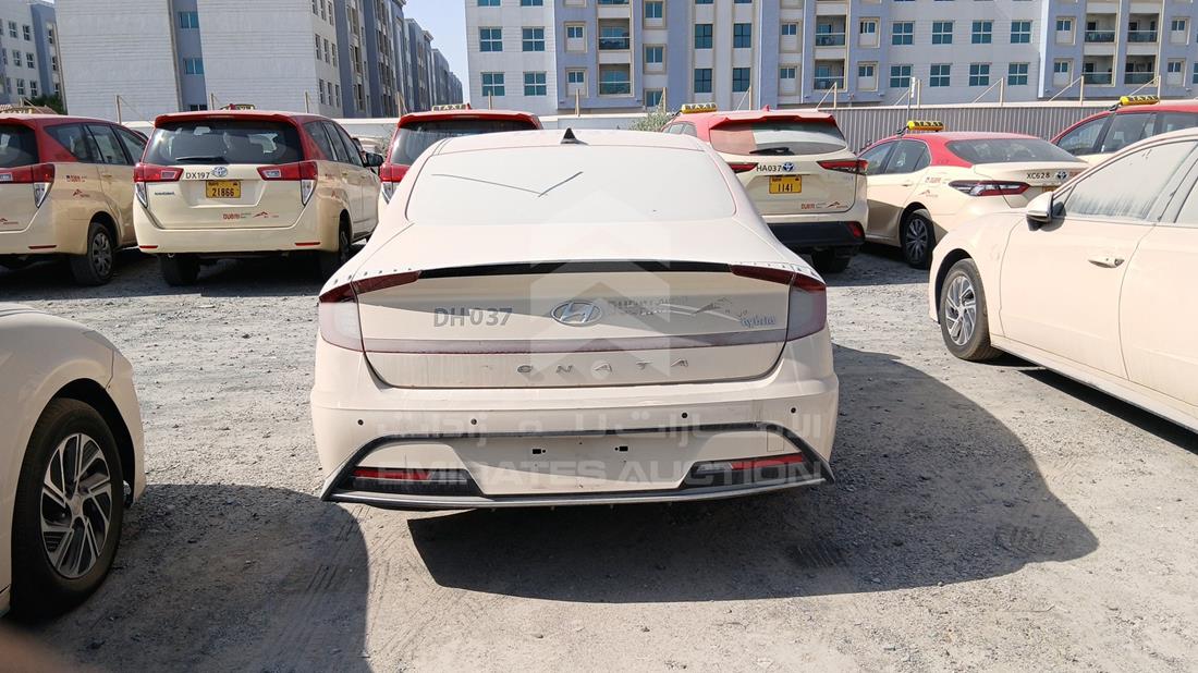 2021 Hyundai Sonata Hybrid — Rear View — Photo 8