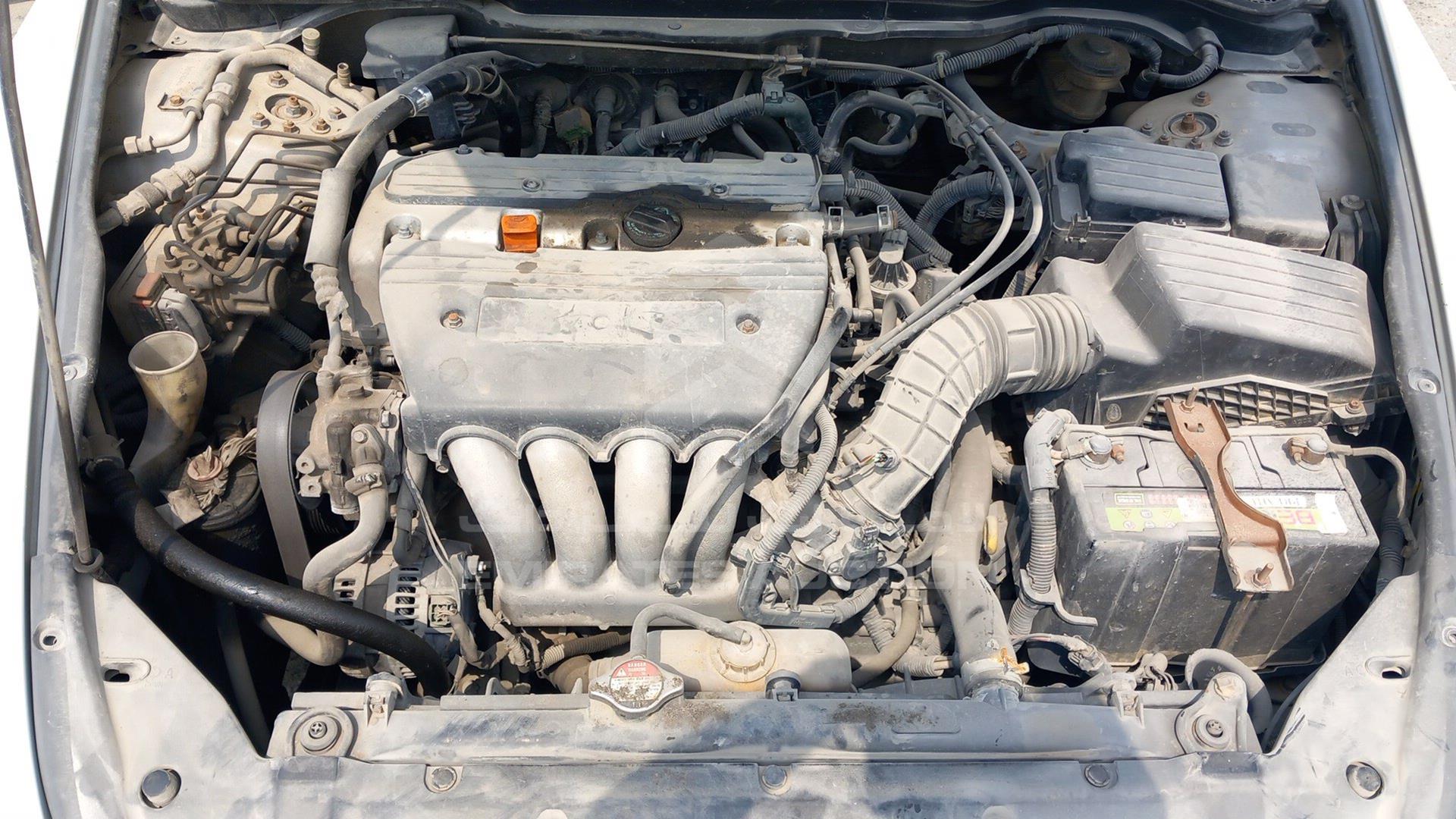 2004 HONDA ACCORD VIN: JHMCM56734C400916