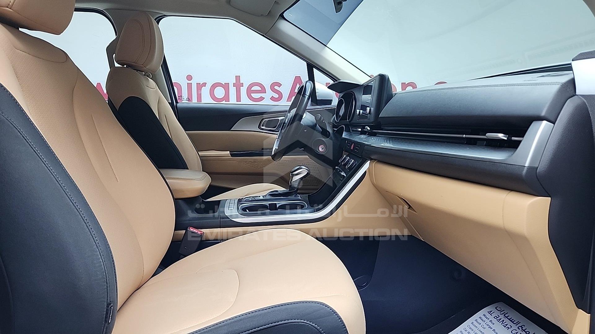 2021 KIA CARNIVAL VIN: KNANC8143M6049819