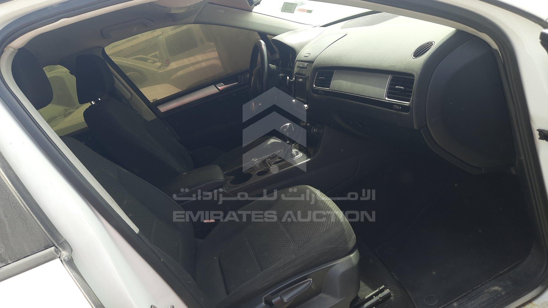 2013 VOLKSWAGEN TOUAREG VIN: WVGBC2BP7DD000268