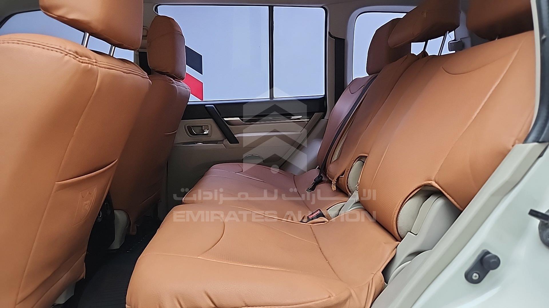 2011 MITSUBISHI PAJERO VIN: JMYLRV95WBJ705799