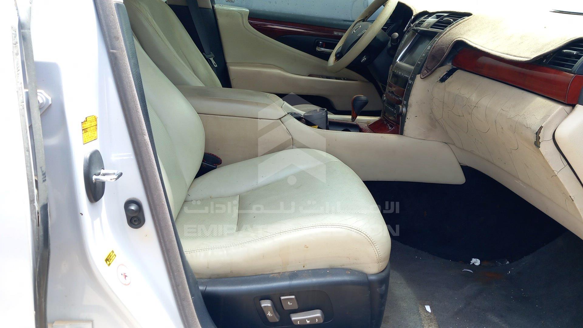 2008 LEXUS --- VIN: JTHBL46F685066911