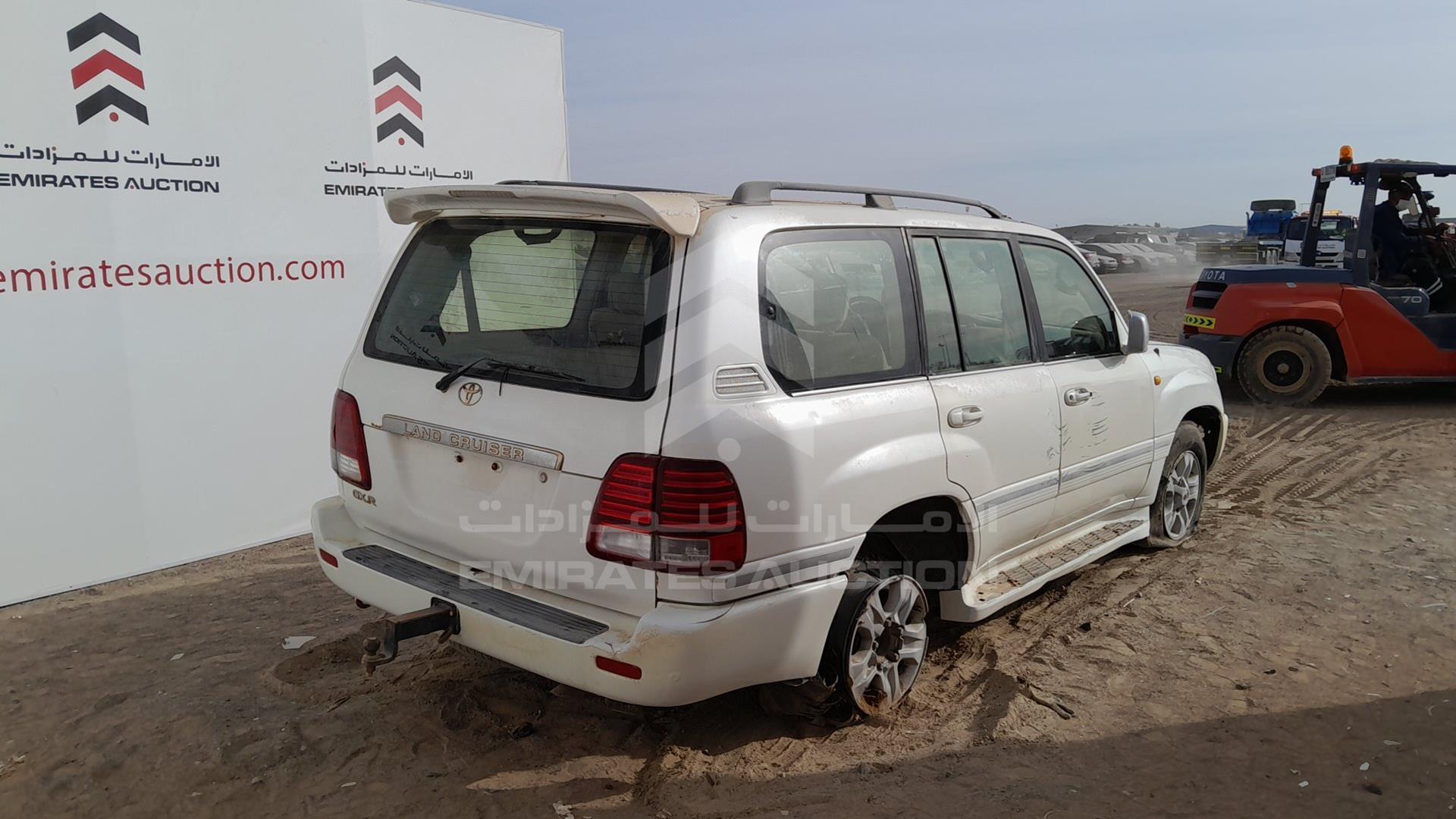 2006 TOYOTA LAND CRUISER VIN: JTEHJ09JX65132086