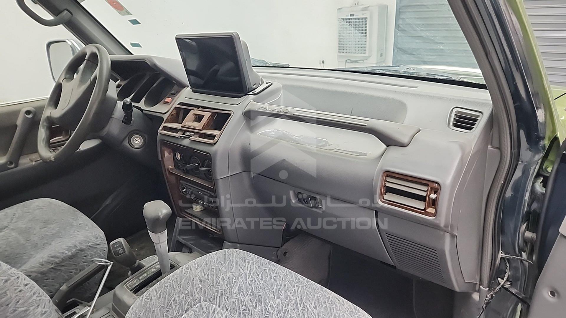 2000 MITSUBISHI PAJERO VIN: JMY0RV230YJ703802