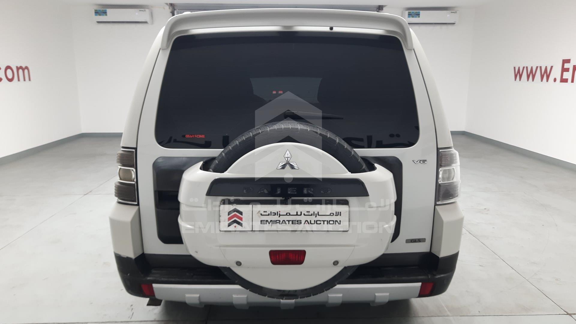 2008 MITSUBISHI PAJERO VIN: JMYLRV93W8J728895