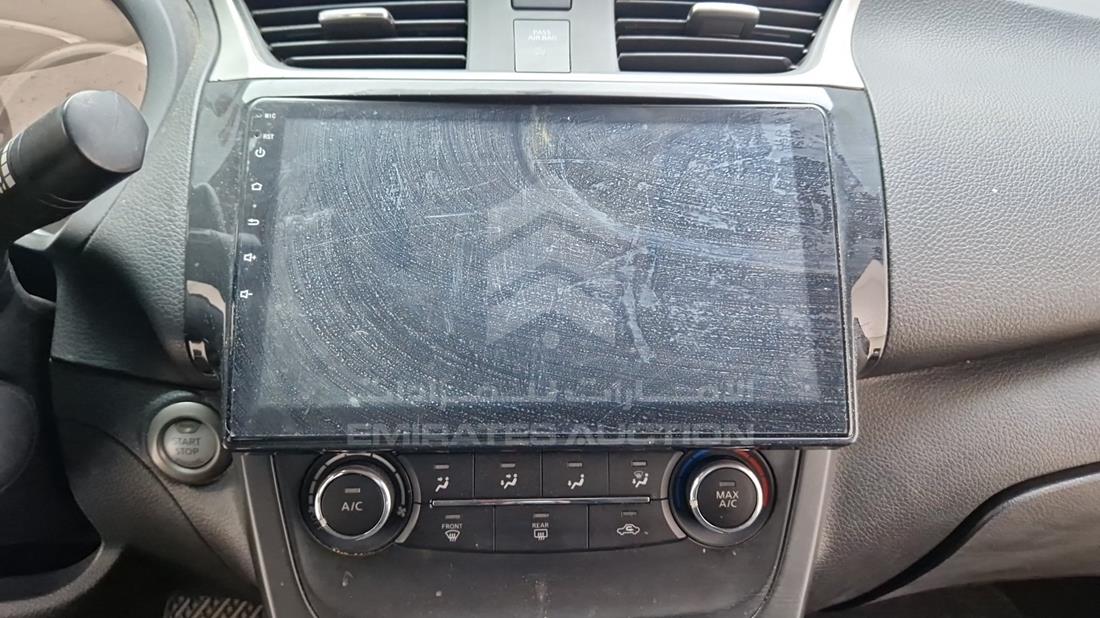 نيسان سينترا 2017 — نظم الترفيه وكاميرا المراقبة والملاحة — صورة 23