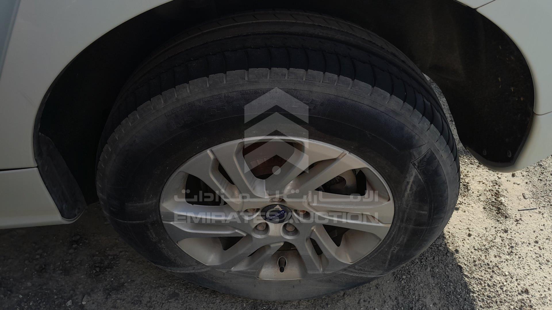 0 VOLVO XC 60 VIN: YV140CDZ6F2742194