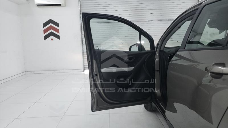 KL7CJKSB3LB353620 Auction: EmiratesAuction Lot: 409549 KL7CJKSB3LB353620 Chevrolet Trax 2020 BROWN Photo 10