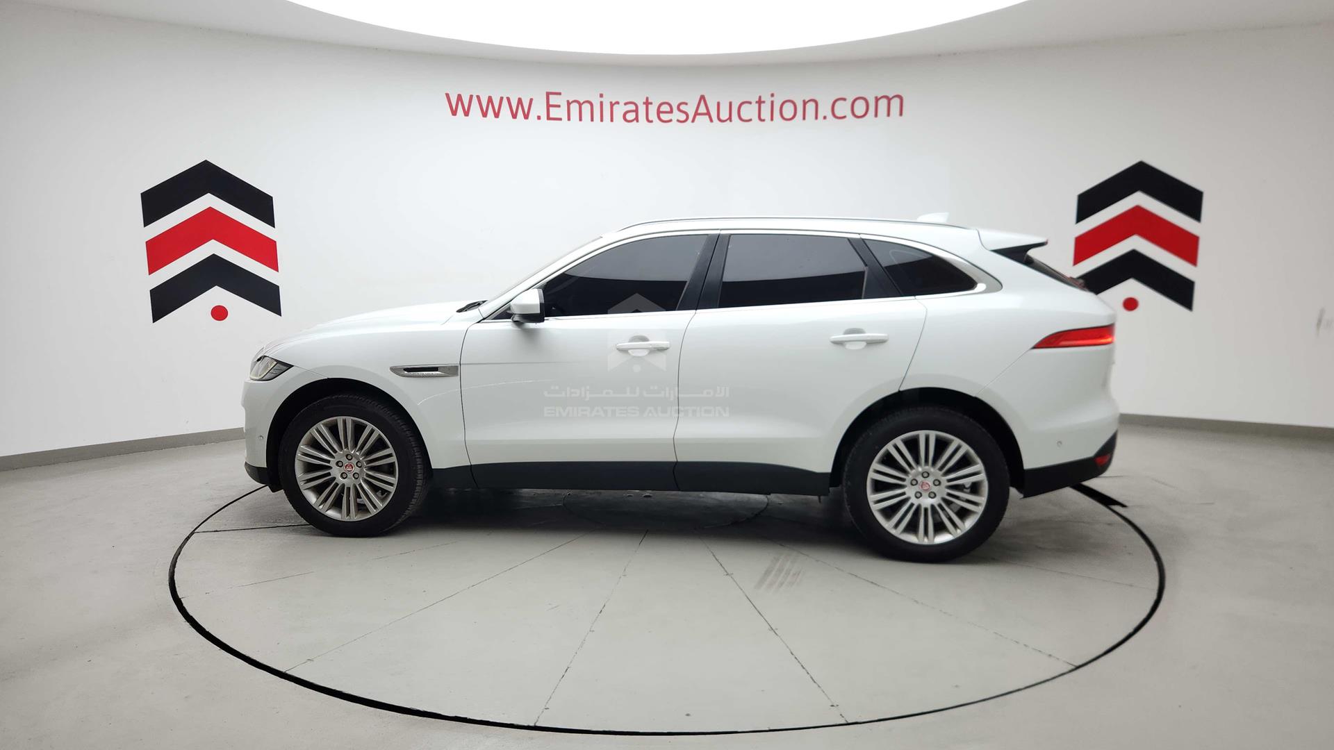 2017 JAGUAR F-PACE VIN: SADCA2BV7HA077179