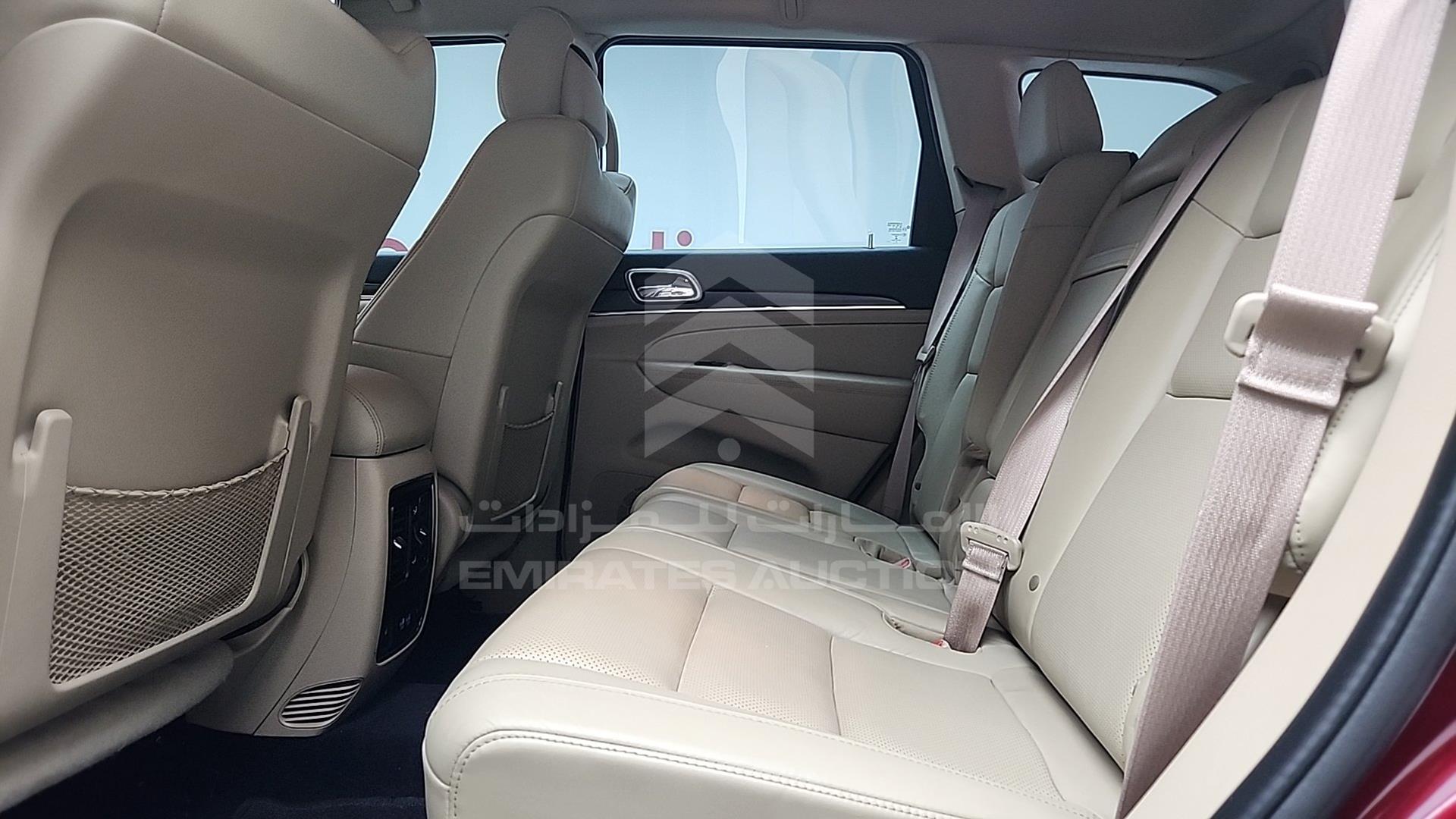 2018 JEEP GRAND CHEROKEE VIN: 1C4RJFBG3JC238071