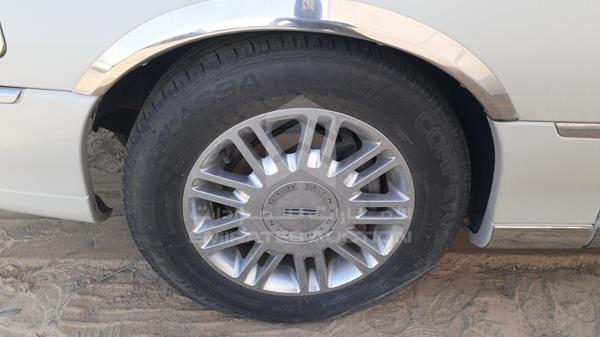 Lincoln Town Car 2006 1LNHM83V96Y635852 Image 26