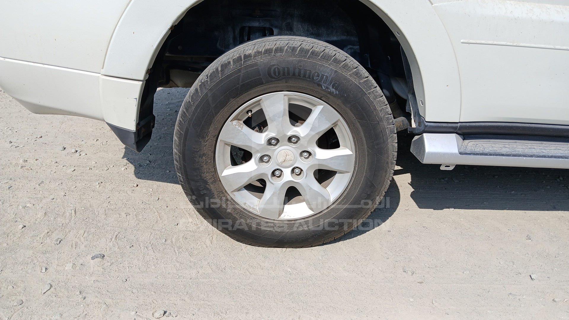 2013 MITSUBISHI PAJERO VIN: JMYLRV95WDJ706603