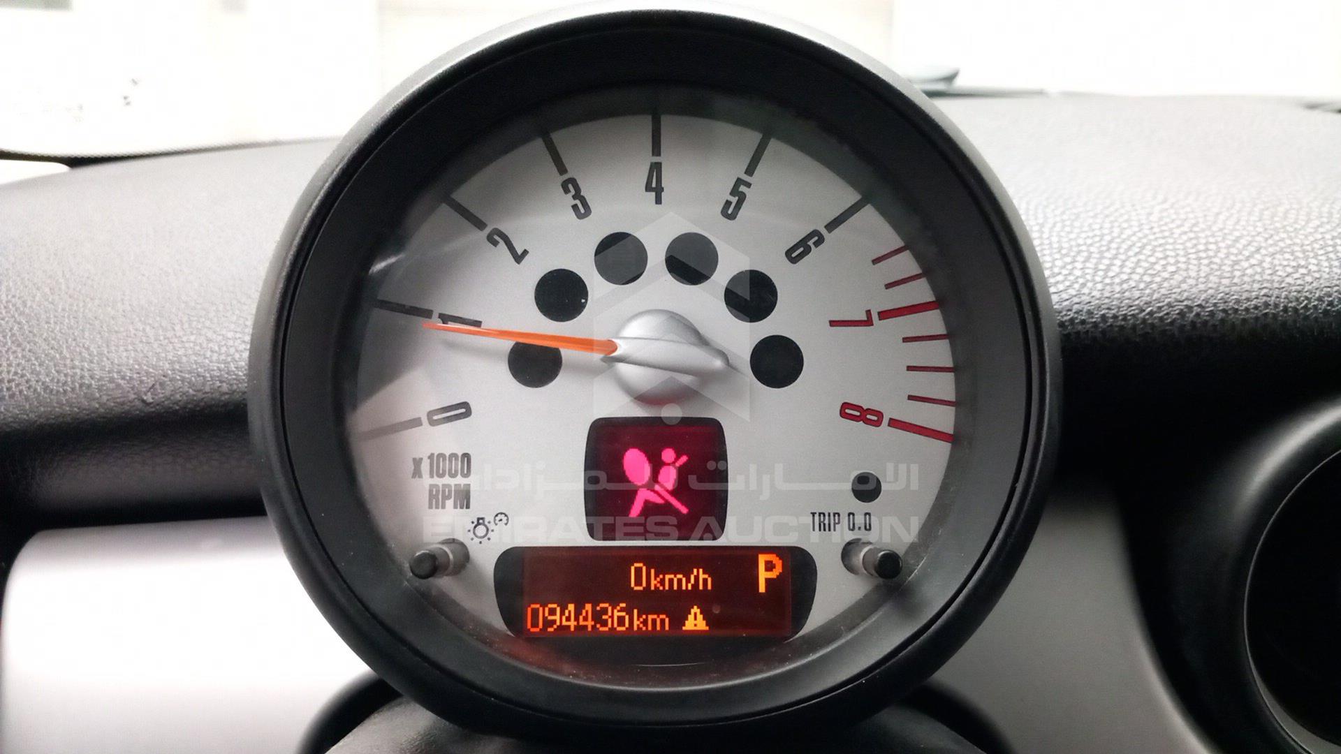 2013 MINI COOPER VIN: WMWSU3C52DT684427